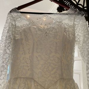 1984 Vintage wedding dress. Size 4